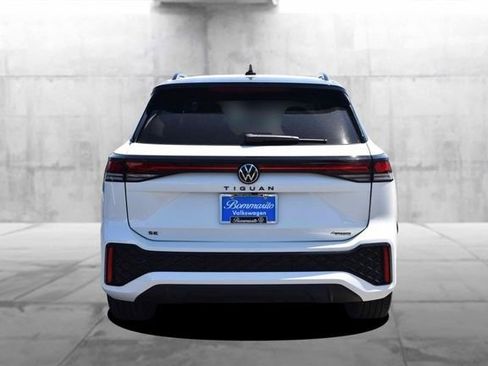 Used 2025 Volkswagen Tiguan SE R-Line AWD/4WD image 6