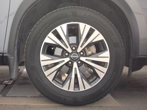 Used 2022 Nissan Rogue SV FWD image 14