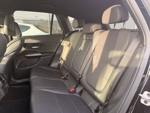 Used 2023 Mercedes-Benz GLC 300 4MATIC image 9