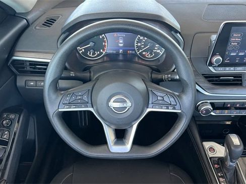 Used 2023 Nissan Altima 2.5 SV image 14