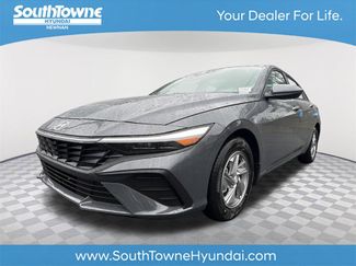 New 2026 Hyundai Elantra SE video 1