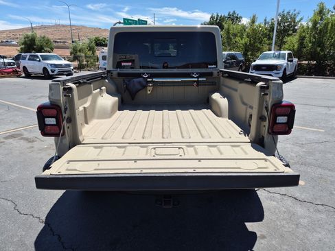 Used 2020 Jeep Gladiator Rubicon AWD/4WD image 29