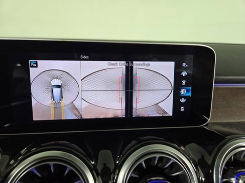 Certified 2021 Mercedes-Benz GLB 250 4MATIC image 24