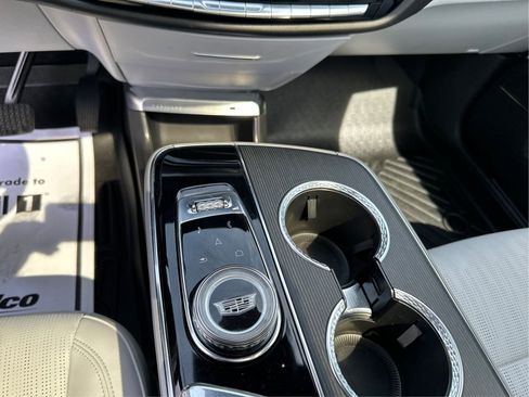 Certified 2024 Cadillac Lyriq Luxury AWD/4WD image 16