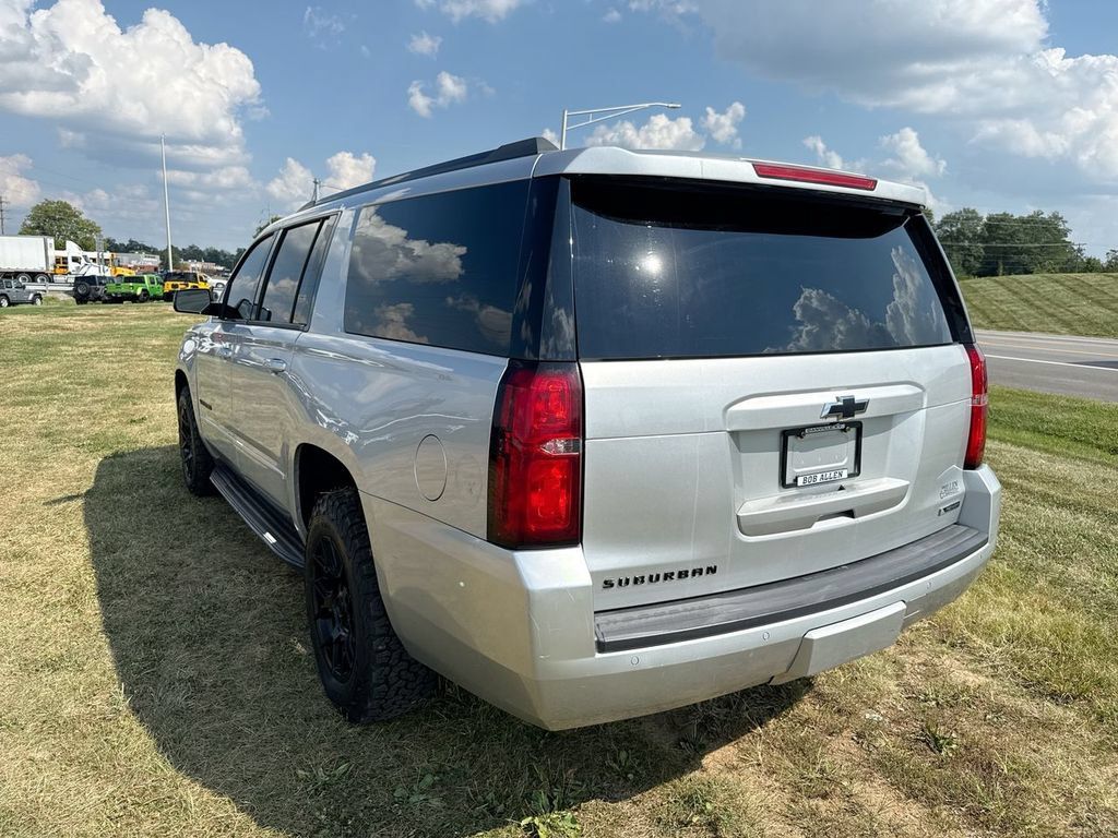 Used 2018 Chevrolet Suburban Premier AWD/4WD image 4