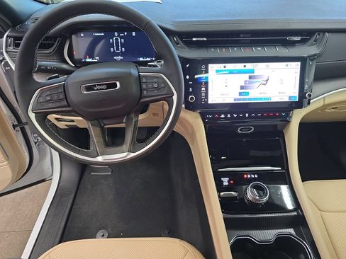 New 2026 Jeep Grand Cherokee L Limited AWD/4WD image 17