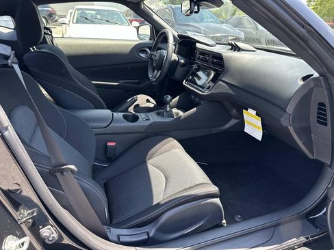 Used 2025 Nissan Z Sport w/ Floor Mat Package RWD image 32