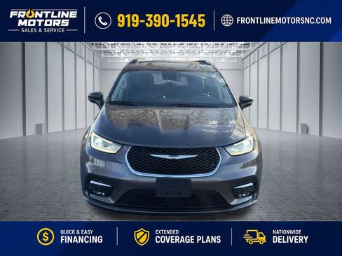 Used 2022 Chrysler Pacifica Touring-L FWD image 4
