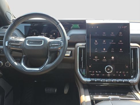 Used 2025 GMC Yukon Denali Ultimate AWD/4WD image 13