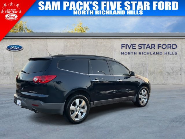 Used 2009 Chevrolet Traverse LT w/ California Edition Package FWD image 9