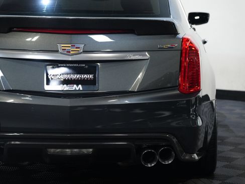 Used 2016 Cadillac CTS V w/ Luxury Package RWD image 17