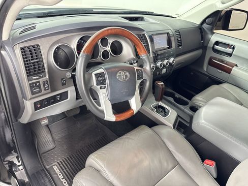 Used 2016 Toyota Sequoia Platinum image 4