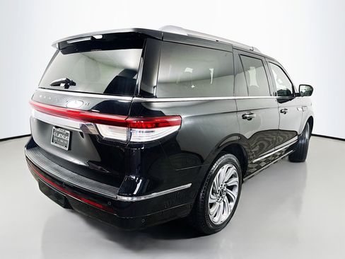 Used 2022 Lincoln Navigator Reserve image 7