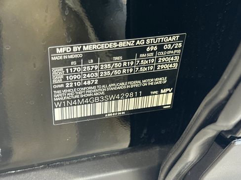 New 2025 Mercedes-Benz GLB 250 image 29