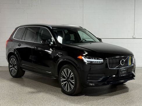 Used 2021 Volvo XC90 T6 Momentum w/ Protection Package Premier AWD/4WD image 3