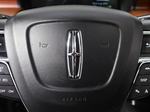 Used 2023 Lincoln Nautilus Reserve w/ Monochromatic Package AWD/4WD image 35