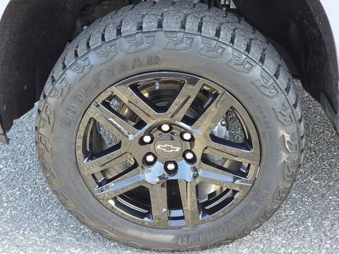 Used 2024 Chevrolet Silverado 1500 Custom Trail Boss AWD/4WD image 18