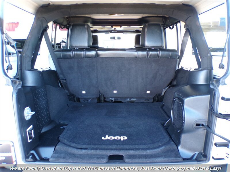 Used 2012 Jeep Wrangler Unlimited Sahara w/ Dual Top Group AWD/4WD image 9
