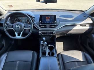 Used 2023 Nissan Altima 2.5 SR video 2