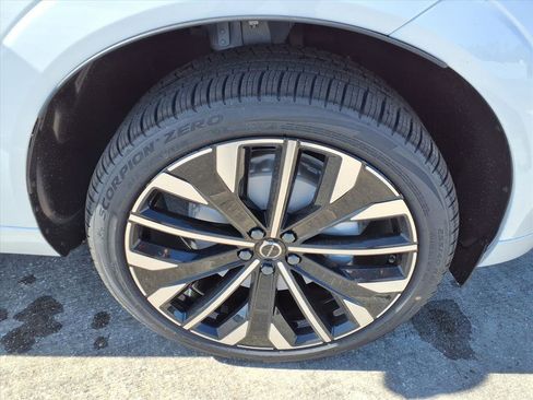 New 2026 Volvo XC60 B5 Ultra w/ Protection Package Premier image 9