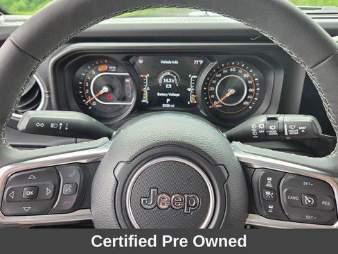 Used 2025 Jeep Wrangler Unlimited Sahara AWD/4WD image 29