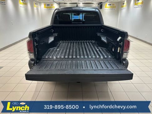 Used 2020 Toyota Tacoma Limited AWD/4WD image 23