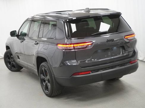 Certified 2025 Jeep Grand Cherokee L Limited w/ Luxury Tech Group II image 12