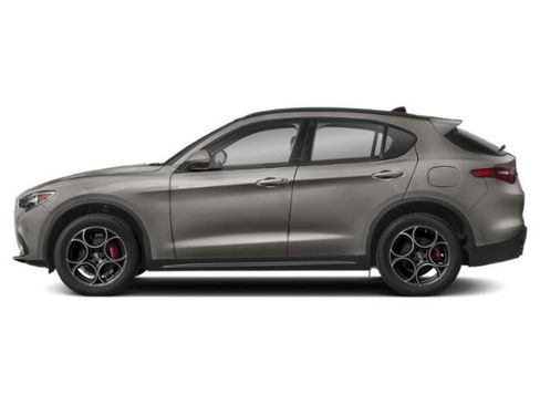 Used 2023 Alfa Romeo Stelvio Sprint RWD image 3