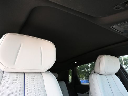 Used 2024 Cadillac Lyriq Luxury RWD image 27