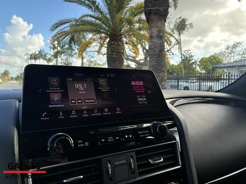 Used 2024 Nissan Armada SL w/ Midnight Edition Package image 18