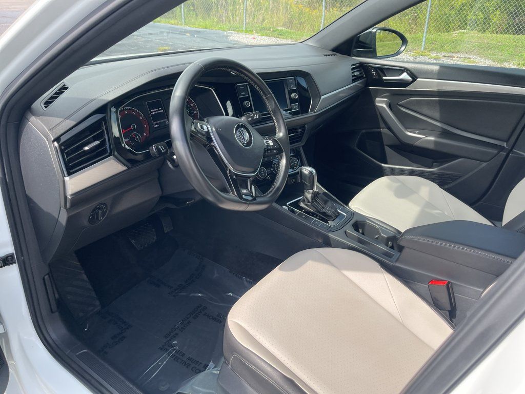 Used 2019 Volkswagen Jetta R-Line FWD image 11