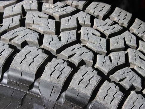 Used 2024 GMC Sierra 2500 AT4 w/ AT4 Premium Plus Package image 18