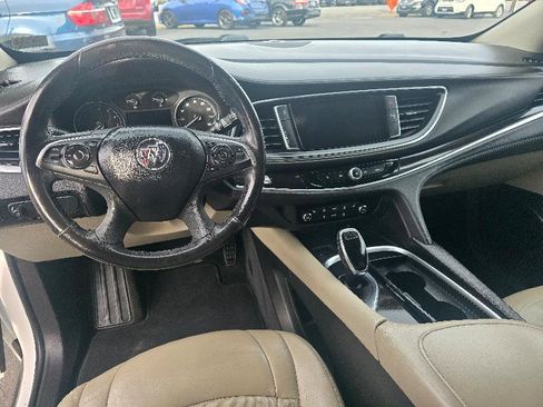 Used 2020 Buick Enclave Essence image 9
