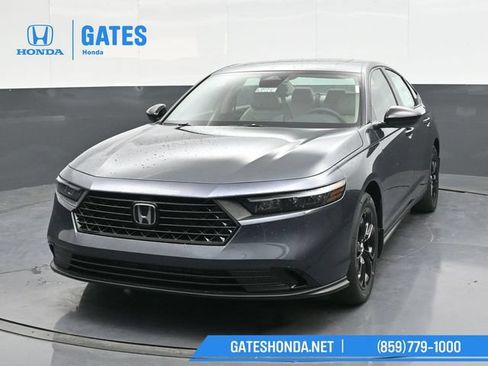 Certified 2025 Honda Accord SE image 6