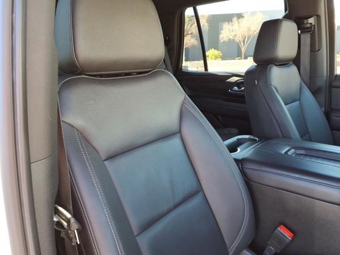 Used 2022 Chevrolet Tahoe LT w/ Luxury Package image 12