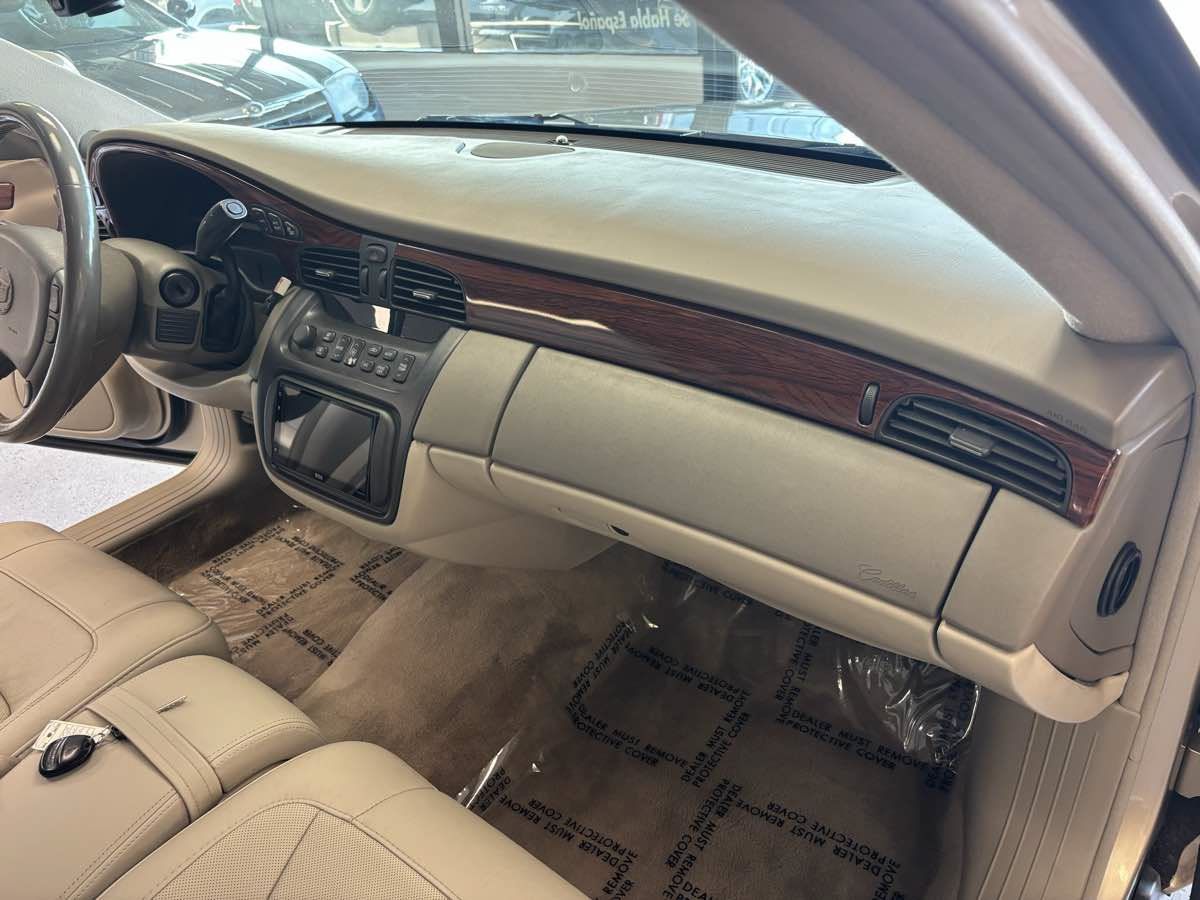 Used 2005 Cadillac De Ville FWD image 14