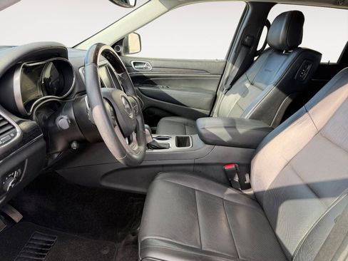 Used 2017 Jeep Grand Cherokee Summit w/ Platinum Series Group image 9