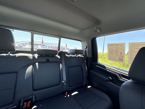 Certified 2025 GMC Sierra 2500 SLT w/ SLT Premium Package AWD/4WD image 12