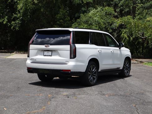 Used 2021 Cadillac Escalade Sport w/ Driver Assist Tech Package AWD/4WD image 7