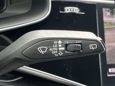 Used 2019 Audi Q8 Prestige AWD/4WD image 46