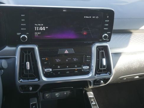 Used 2023 Kia Sorento SX image 48