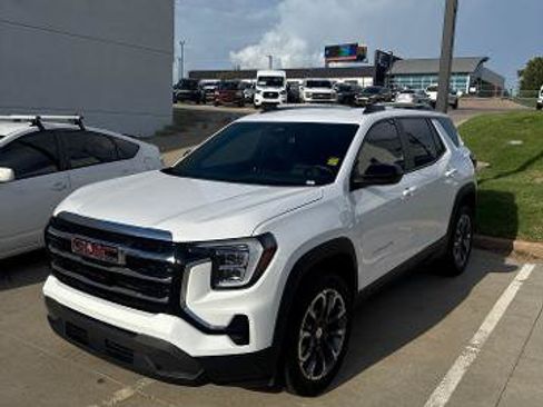 Used 2026 GMC Terrain Elevation w/ Elevation Premium Package FWD image 1