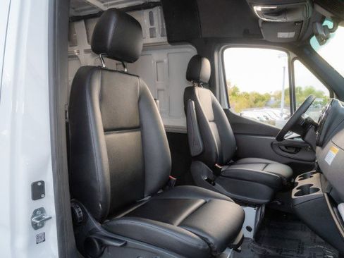 New 2025 Mercedes-Benz Sprinter 2500 image 17