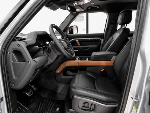 Used 2023 Land Rover Defender 110 X image 6