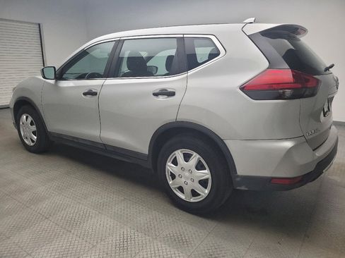Used 2017 Nissan Rogue S FWD image 3