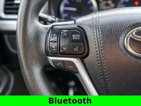 Used 2019 Toyota Highlander LE image 21
