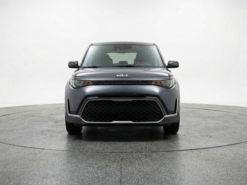 Used 2025 Kia Soul LX w/ LX Technology Package image 2