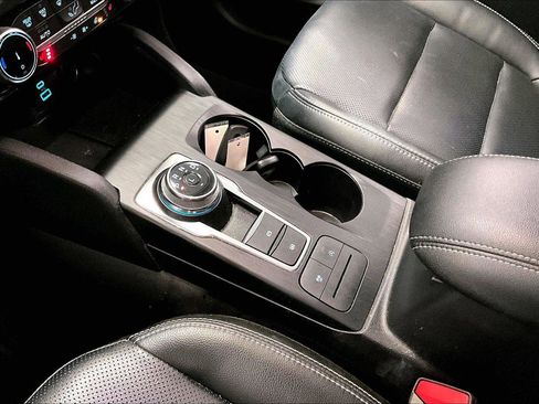 Used 2022 Ford Escape SEL image 16