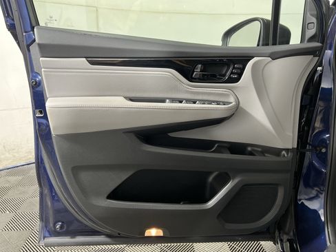 Used 2023 Honda Odyssey Touring image 14