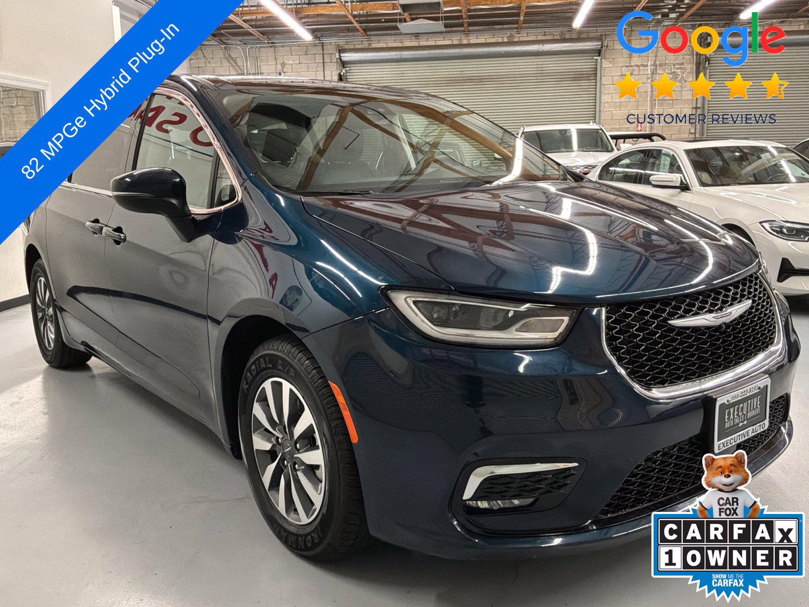 Used 2023 Chrysler Pacifica Touring-L FWD image 3